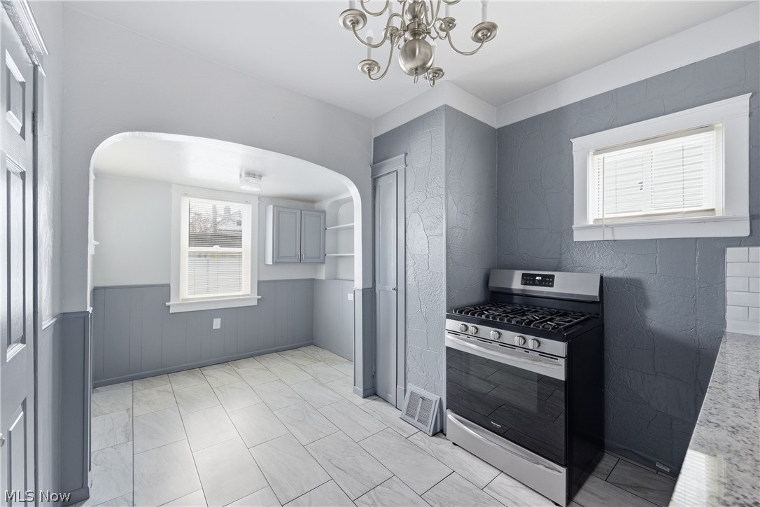 E R Cowins West 95th Street Su - Residential