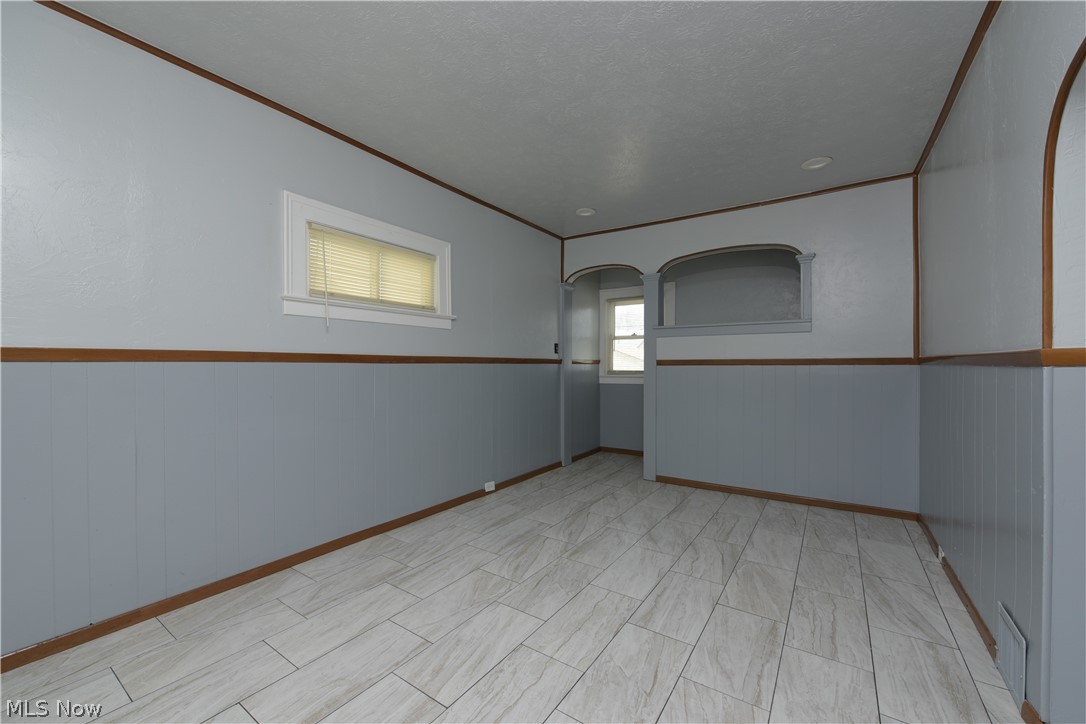 E R Cowins West 95th Street Su - Residential