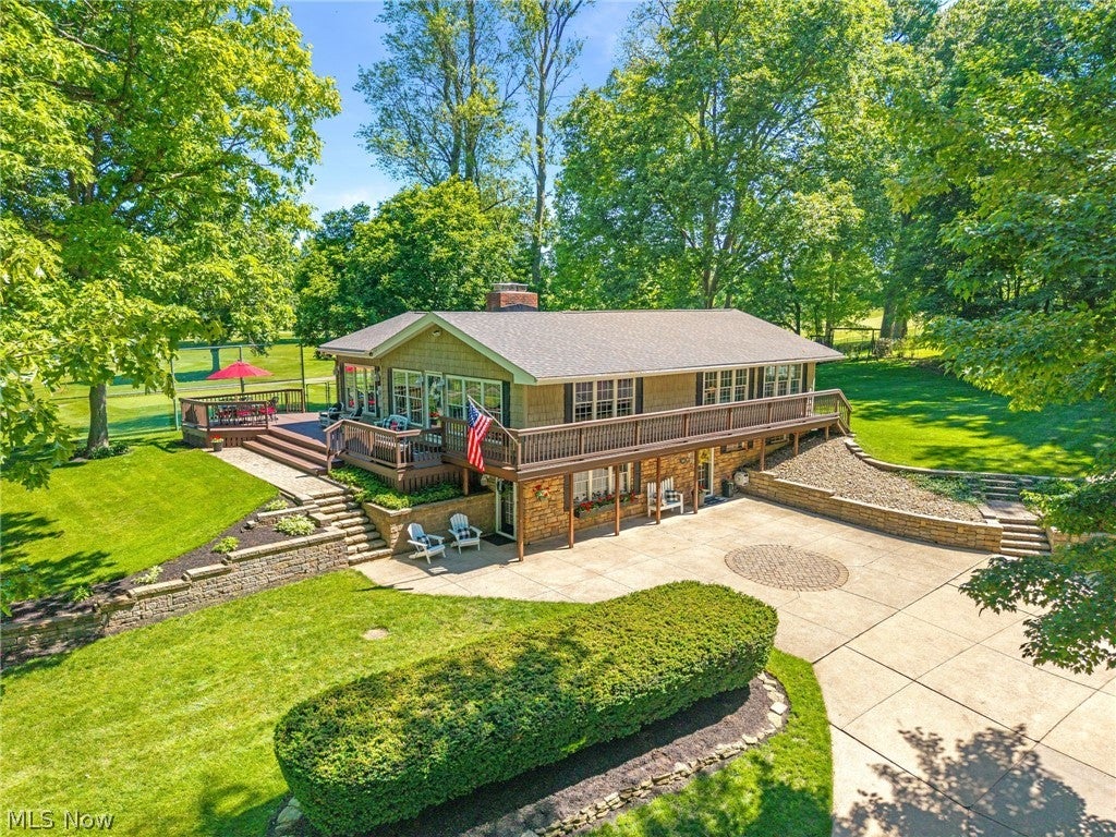 Photo of 305 Hedgewood Drive, Akron, OH 44319 (MLS # 5217314)