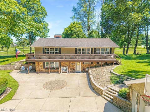Homes For Sale - 305 Hedgewood Drive<br/> Akron, OH 44319