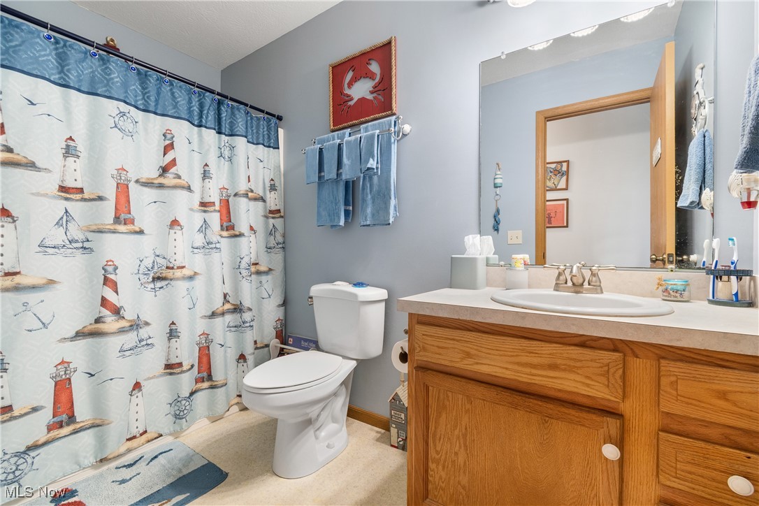 608 Lynnview Street, Hartville, Ohio image 31