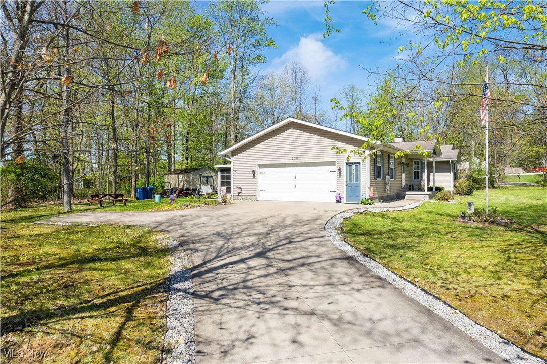 608 Lynnview Street, Hartville, Ohio image 6
