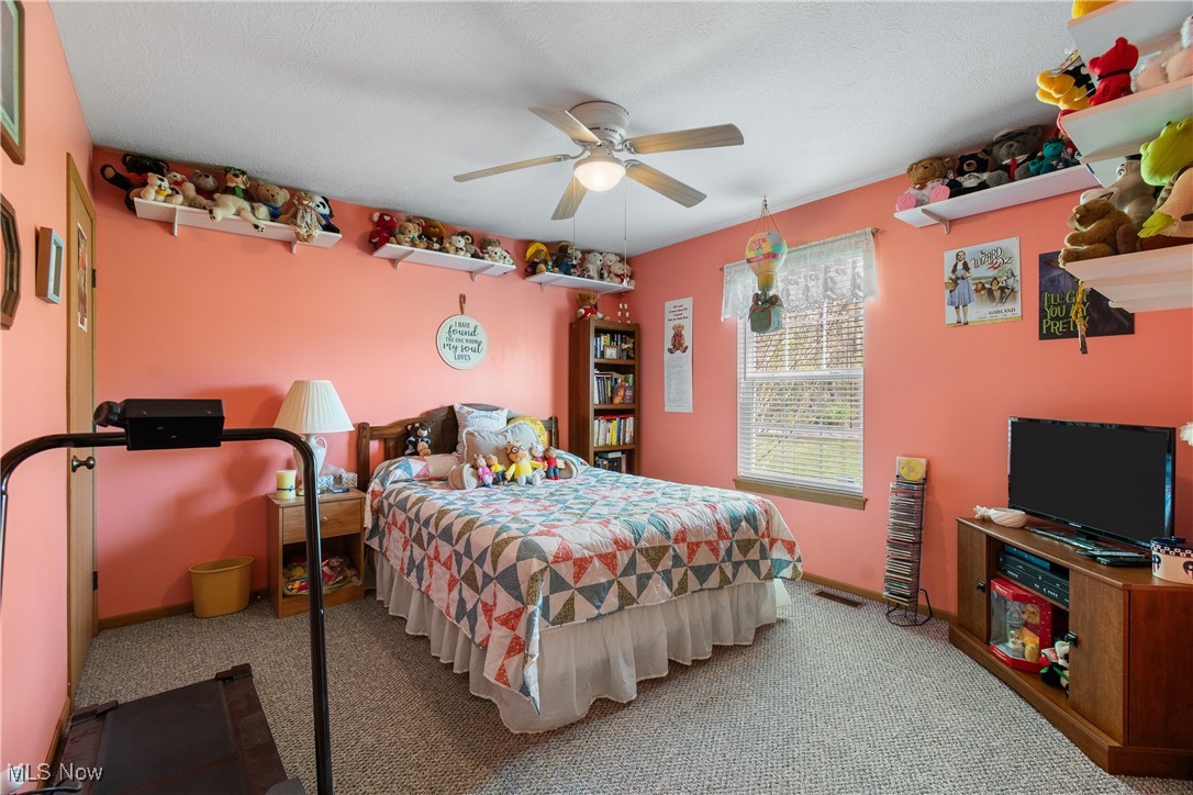 608 Lynnview Street, Hartville, Ohio image 28