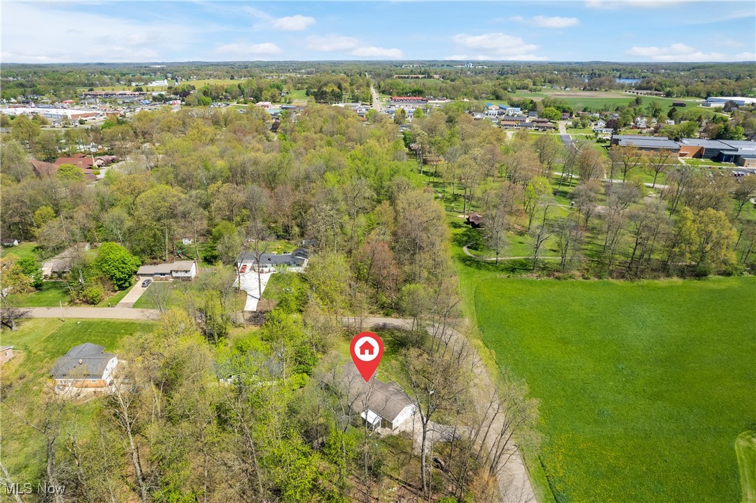 608 Lynnview Street, Hartville, Ohio image 10