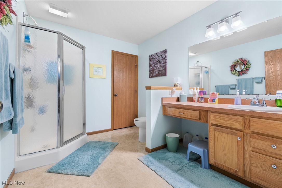 608 Lynnview Street, Hartville, Ohio image 30