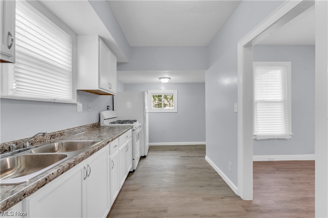 S H Kleinmans Regal Park - Residential Lease