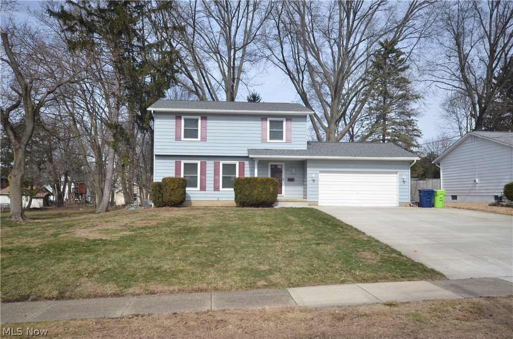 Photo of 27 E Overdale Drive, Tallmadge, OH 44278 (MLS # 5189479)