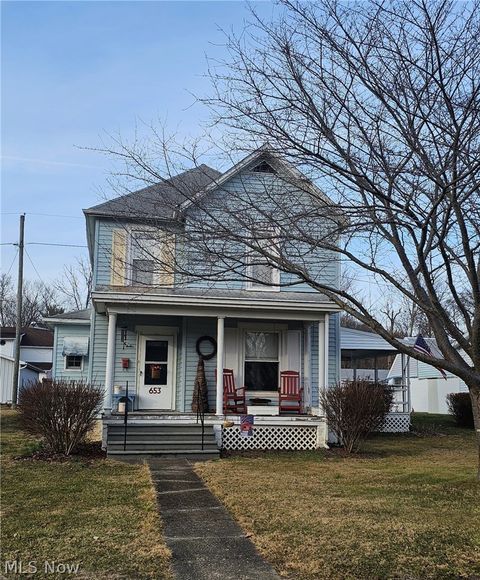 Homes For Sale - 653 E Mcconnel Avenue<br/> Mcconnelsville, OH 43756