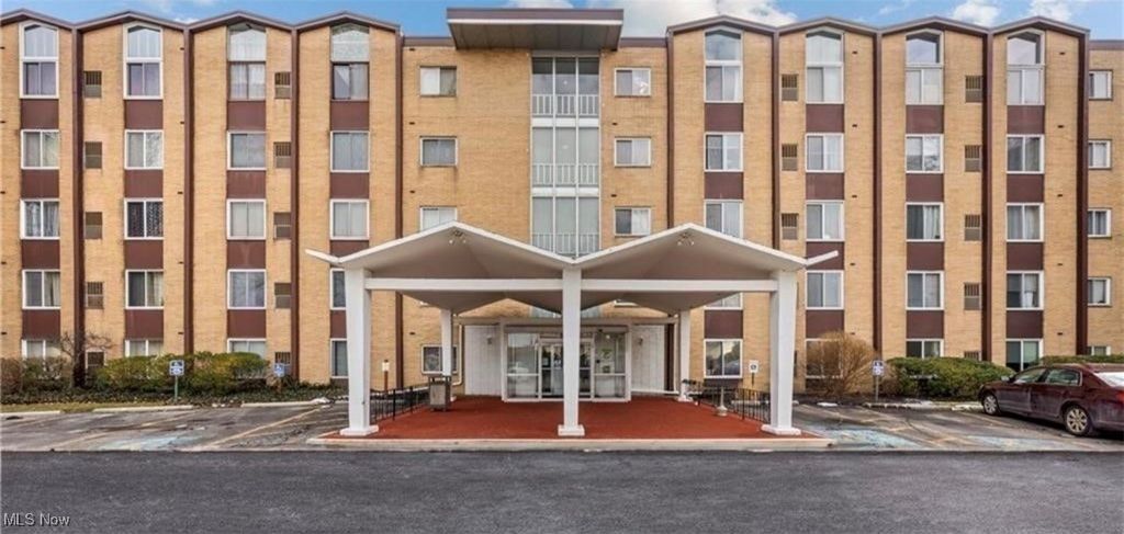 Photo of 25735 Lorain Road #503, North Olmsted, OH 44070 (MLS # 5183160)