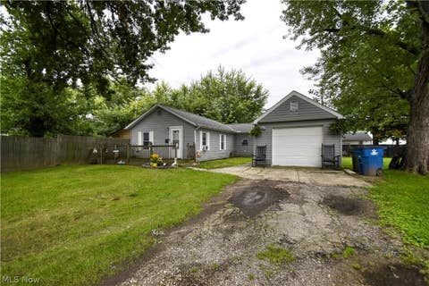 Homes For Sale - 902 Quentin Road<br/> Eastlake, OH 44095
