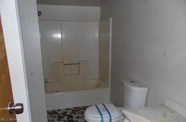 Kiwanis Lake - Residential