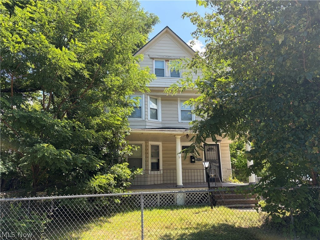 557 E 117th Street