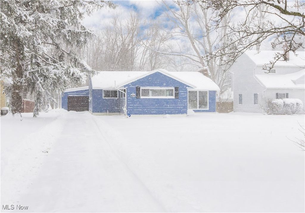 Photo of 5679 Wilson Mills Road, Highland Heights, OH 44143 (MLS # 5180342)