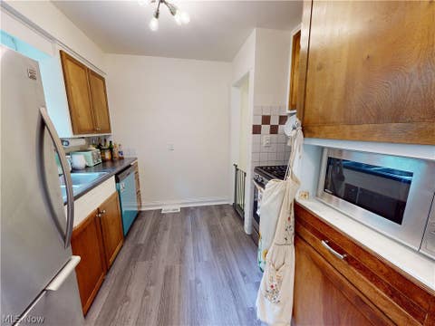 Tiny photo for 5972 Crossview Road, Seven Hills, OH 44131 (MLS # 5239094)