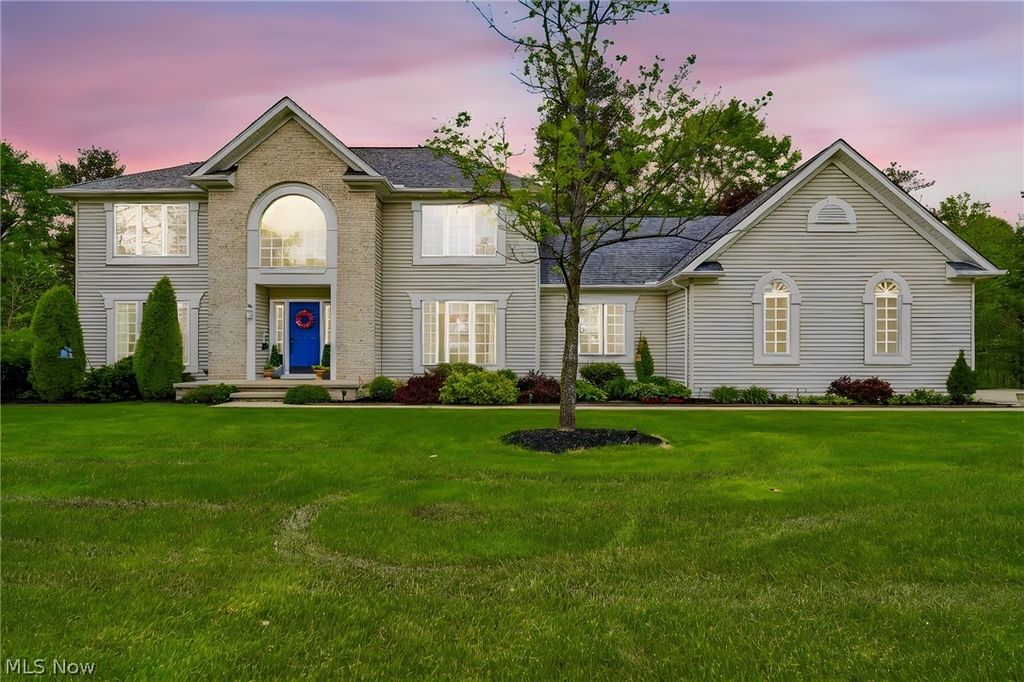 Photo of 10830 Lakebrook Drive, Kirtland, OH 44094 (MLS # 5209798)