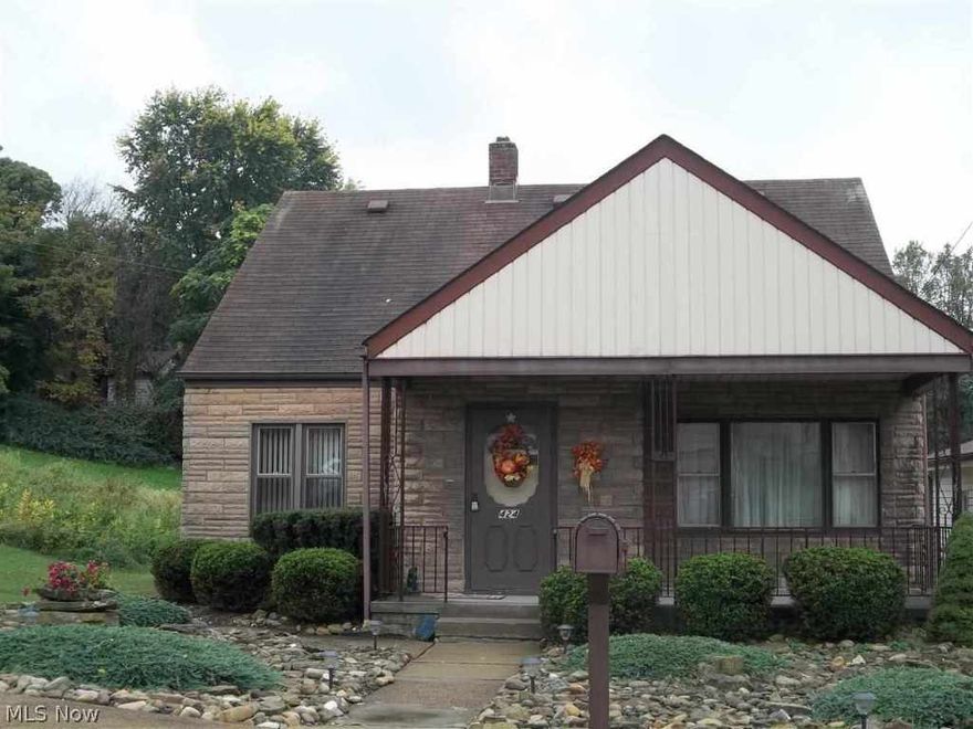 Must see cape cod. 3 bedroom, 1.5 bath, original owner, well maintained. Huge master bedroom with walk in closet.  Hardwood floors and vinyl replacement windows. This clean home won't last long.!