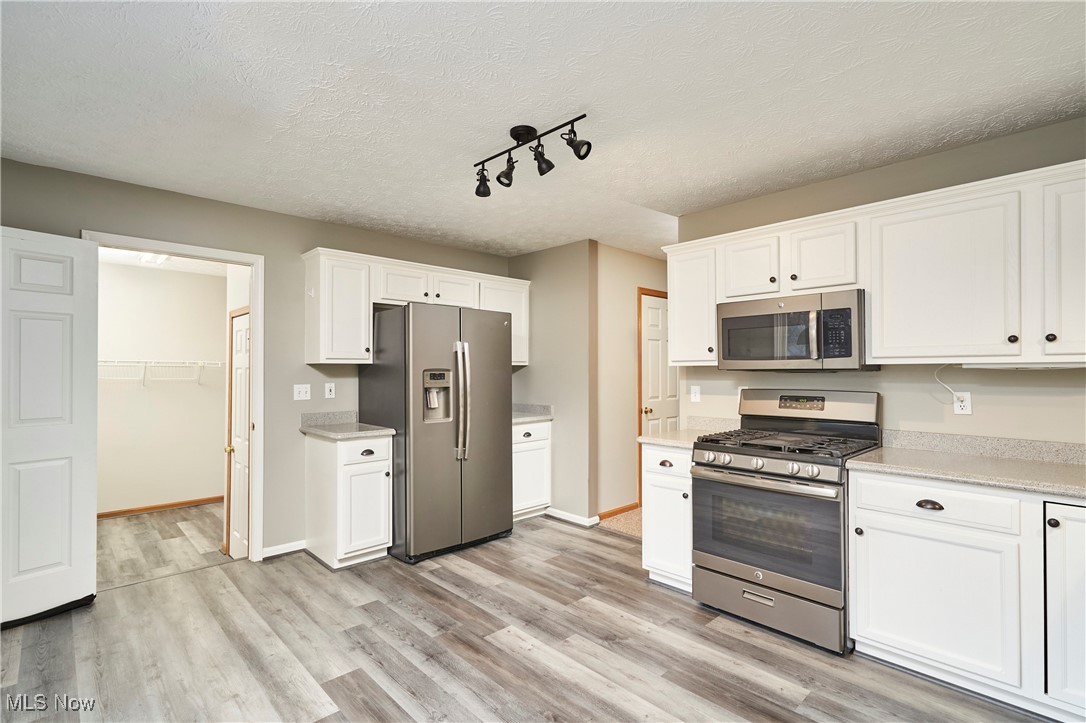 Copley, Ohio 44320, United States, 3 Bedrooms Bedrooms, ,3 BathroomsBathrooms,Residential,Active,190213