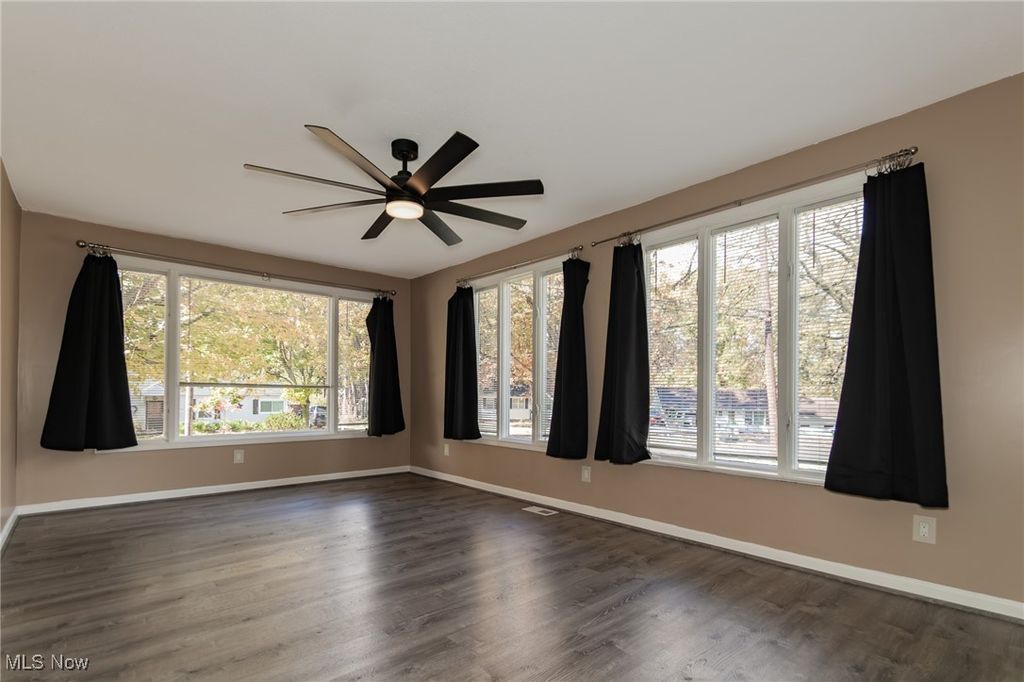 Photo of 270 W Glendale Street, Bedford, OH 44146 (MLS # 5166485)