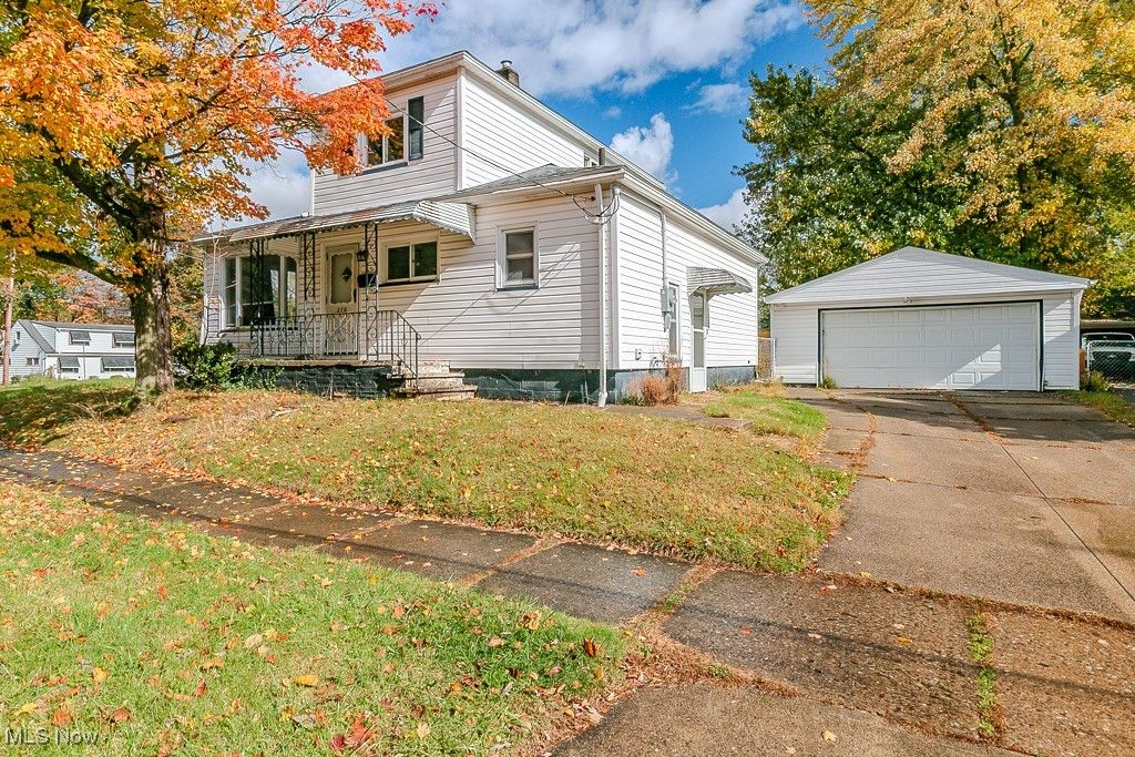 Photo of 270 W Glendale Street, Bedford, OH 44146 (MLS # 5166485)