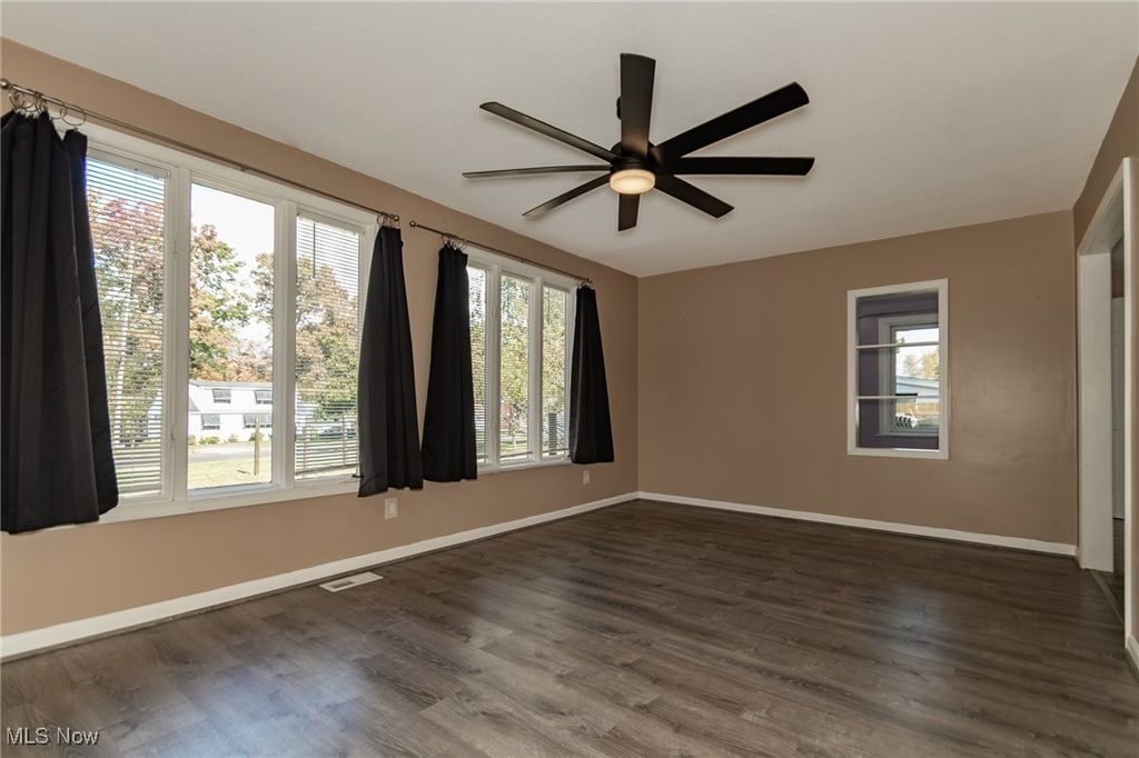 Photo of 270 W Glendale Street, Bedford, OH 44146 (MLS # 5166485)