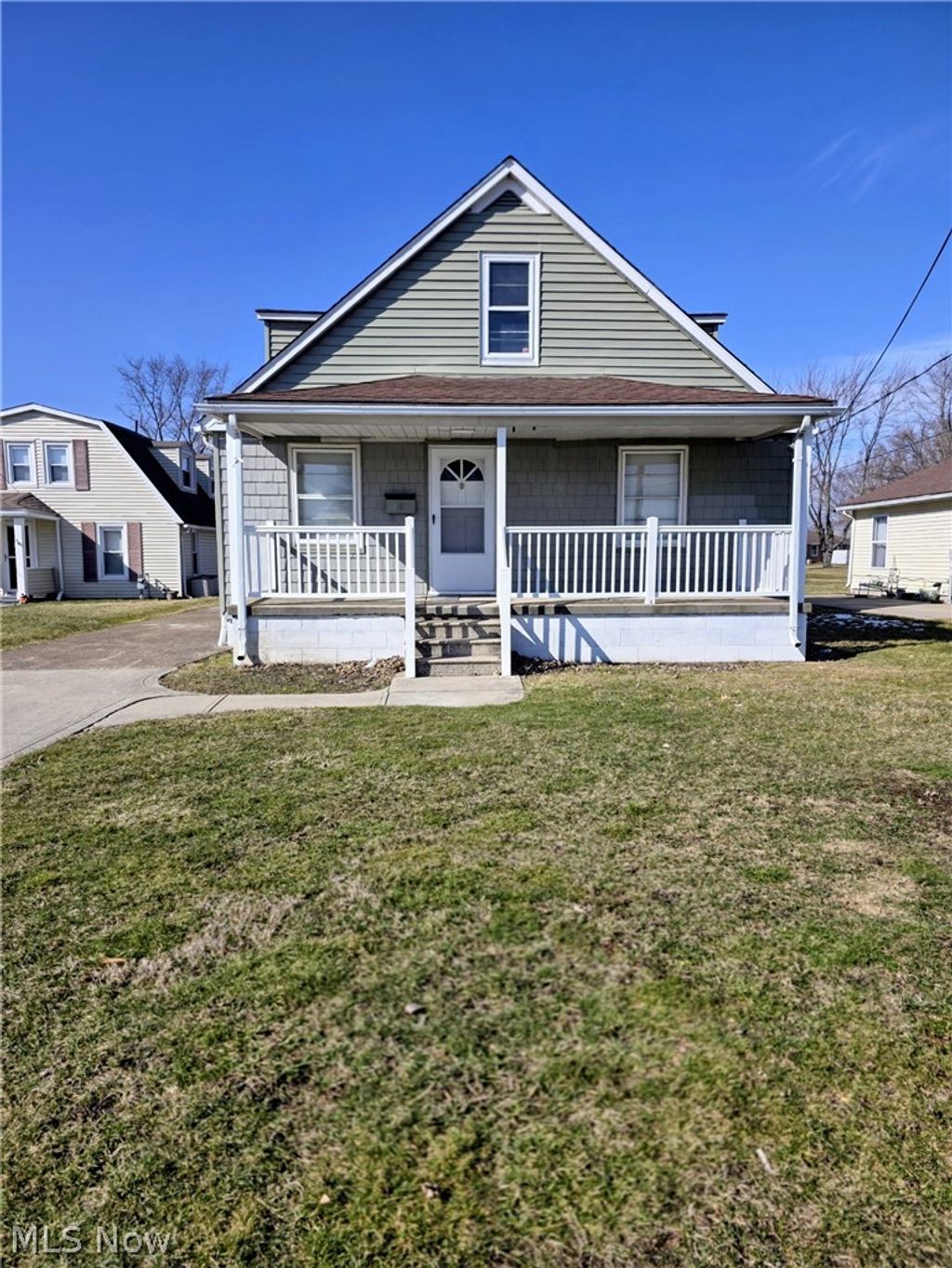 Photo of 2606 Oberlin Avenue, Lorain, OH 44052 (MLS # 5189554)