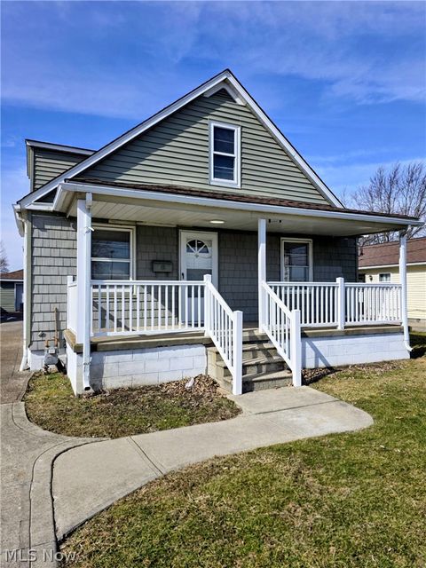 Homes For Sale - 2606 Oberlin Avenue<br/> Lorain, OH 44052