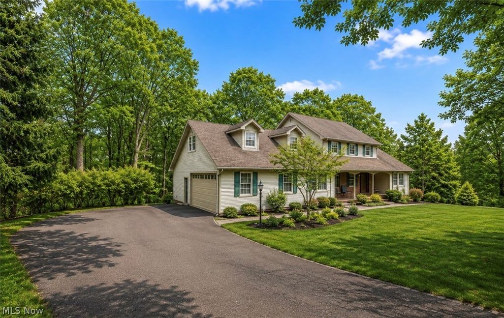 Photo of 1760 Innisbrook Lane, Zanesville, OH 43701 (MLS # 5221436)