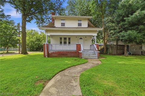 Homes For Sale - 1000 Lovers Lane<br/> Akron, OH 44306
