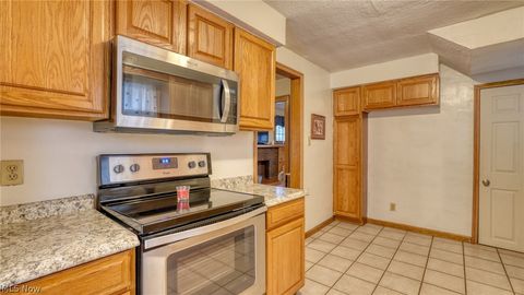 Tiny photo for 633 N 9th Street, Cambridge, OH 43725 (MLS # 5188030)