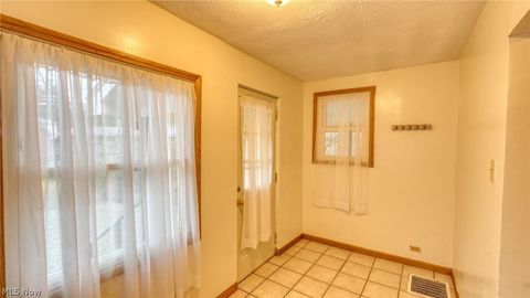 Tiny photo for 633 N 9th Street, Cambridge, OH 43725 (MLS # 5188030)