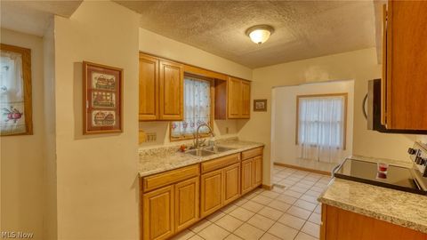 Tiny photo for 633 N 9th Street, Cambridge, OH 43725 (MLS # 5188030)