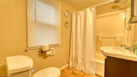 Tiny photo for 633 N 9th Street, Cambridge, OH 43725 (MLS # 5188030)