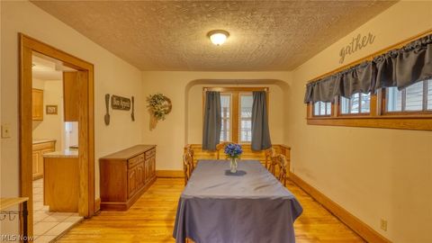 Tiny photo for 633 N 9th Street, Cambridge, OH 43725 (MLS # 5188030)