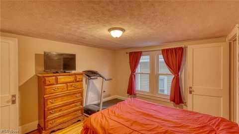 Tiny photo for 633 N 9th Street, Cambridge, OH 43725 (MLS # 5188030)