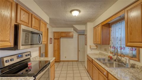 Tiny photo for 633 N 9th Street, Cambridge, OH 43725 (MLS # 5188030)