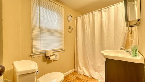 Tiny photo for 633 N 9th Street, Cambridge, OH 43725 (MLS # 5188030)