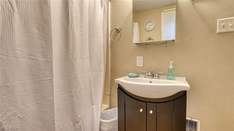 Tiny photo for 633 N 9th Street, Cambridge, OH 43725 (MLS # 5188030)