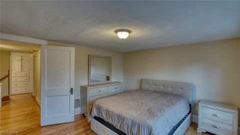 Tiny photo for 633 N 9th Street, Cambridge, OH 43725 (MLS # 5188030)