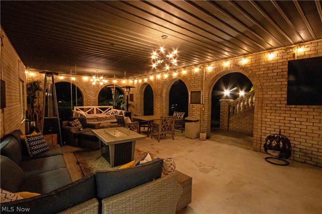 Wooster, Ohio, 44691, United States, 6 Bedrooms Bedrooms, ,9 BathroomsBathrooms,Residential,Active,2035143