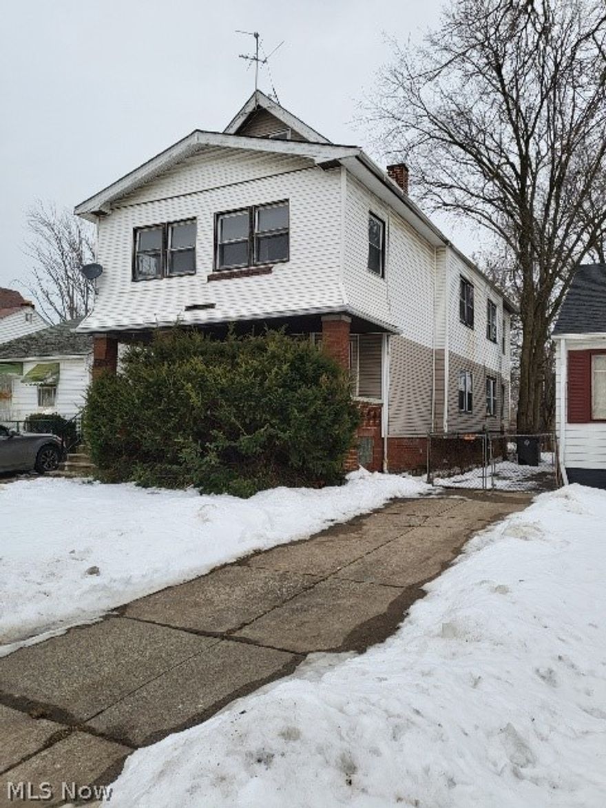 From before 2015 to 2021 property has been section 8 rented for both units.  Up is currently a great tenant  paying $1,000 and the section 8 paperwork has been put in for the new down tenant. Previous rent for the down unit was $1200 from Section 8.  Cash cow will not last.  Huge house.