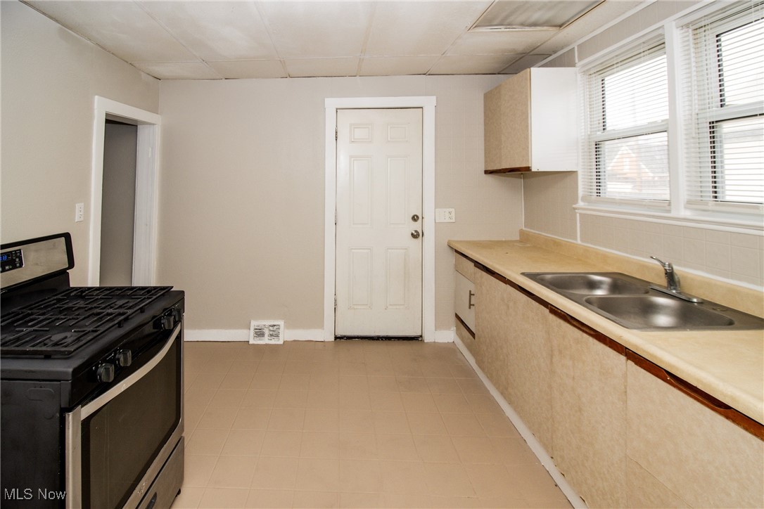 J H Decumbes Kensington Garden S - Residential