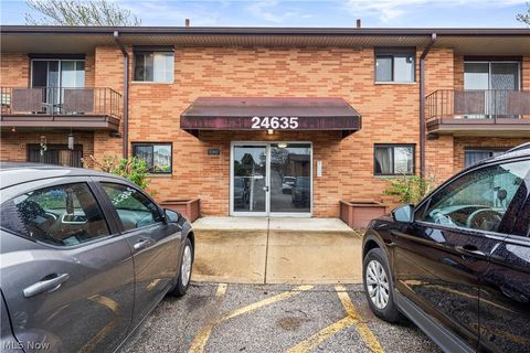 Tiny photo for 24635 Clareshire Drive #203, North Olmsted, OH 44070 (MLS # 5203435)