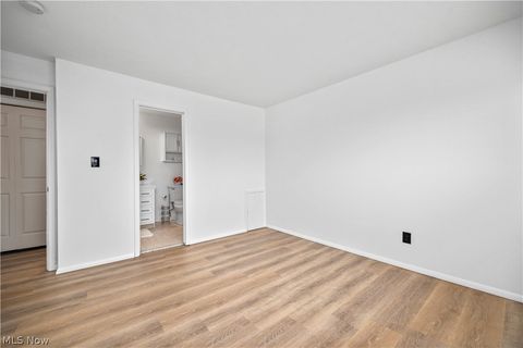 Tiny photo for 24635 Clareshire Drive #203, North Olmsted, OH 44070 (MLS # 5203435)