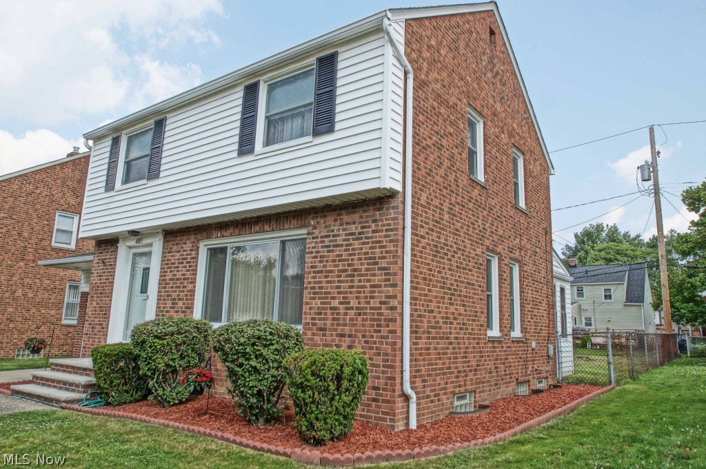 Richmond Manor - Residential