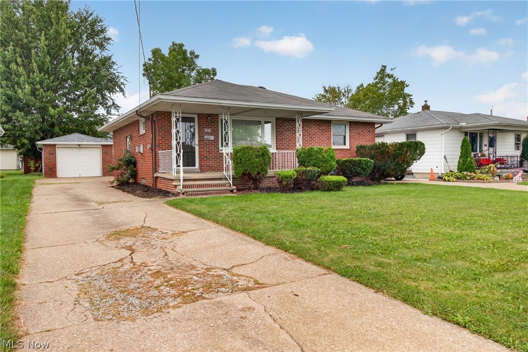 1327 W 26th Street