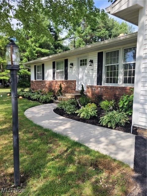17845 Kenston Lake Drive Chagrin Falls OH 44023