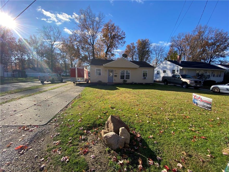 Come on out and see this well maintained and cared for home. conveniently located just minutes away from the highway! Easy access to shopping, resturaunts, local playground, swimming pools and much more. All appliances included and New carpet throughout the home. Increased counter space in the kitchen. Move in ready just bring your personal touches and make this home yours!