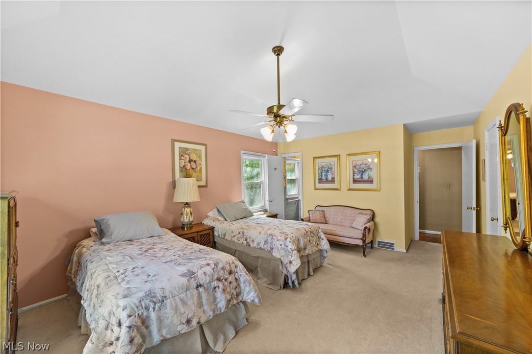 University Pkwy - Residential
