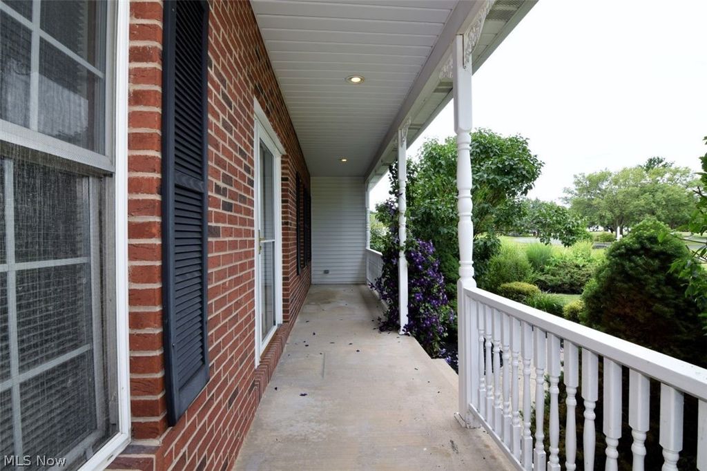 Photo of 6967 Auburn Ridge Drive, Concord Township, OH 44077 (MLS # 5222749)
