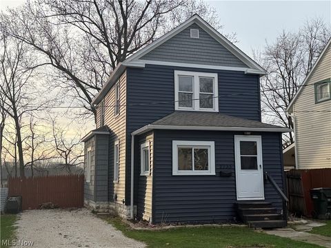 Homes For Sale - 2735 3rd Street<br/> Cuyahoga Falls, OH 44221